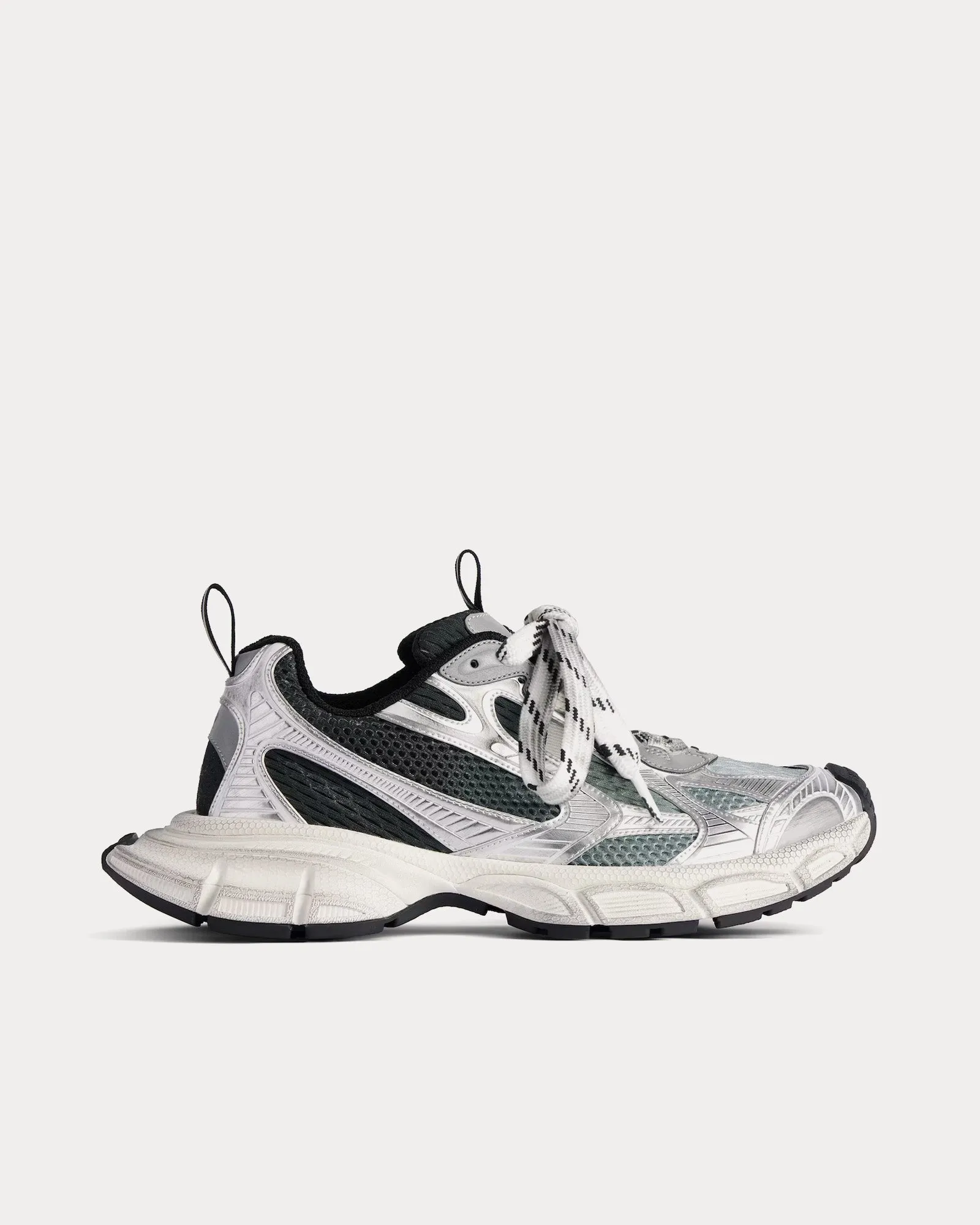 3XL Gradient Mesh & Polyurethane Black / Grey / White Low Top Sneakers