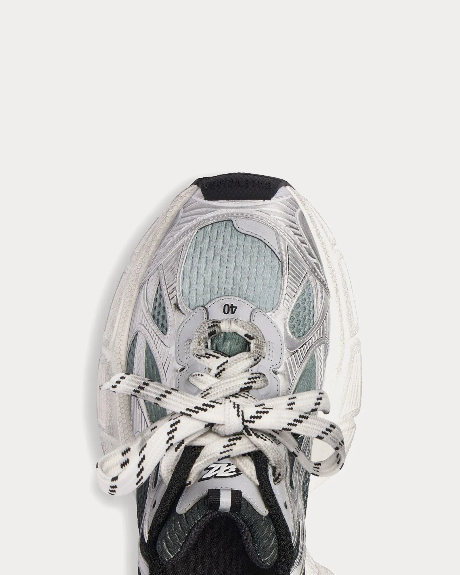 3XL Gradient Mesh & Polyurethane Black / Grey / White Low Top Sneakers