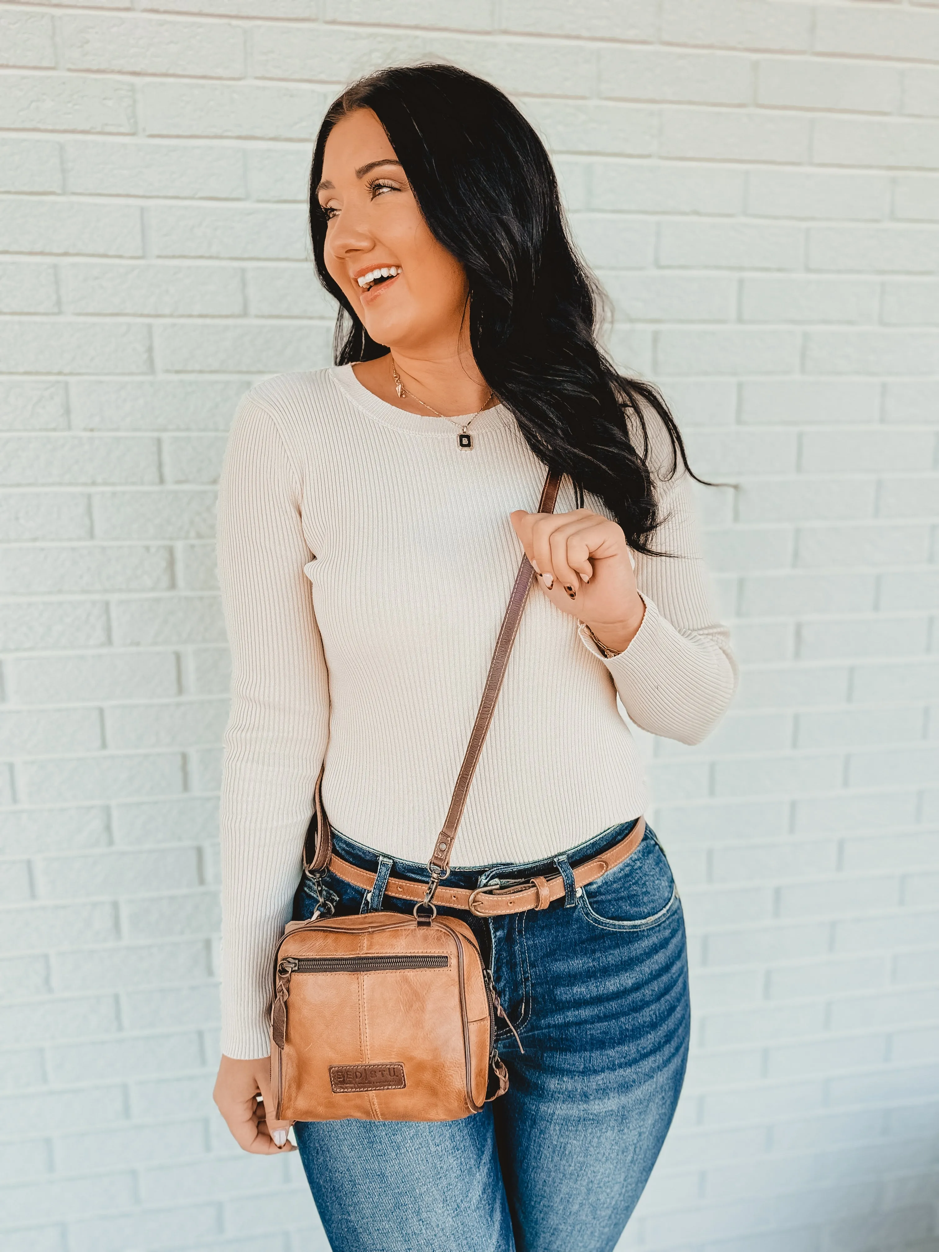 BedStu Capture Crossbody - Tan Teak Rustic