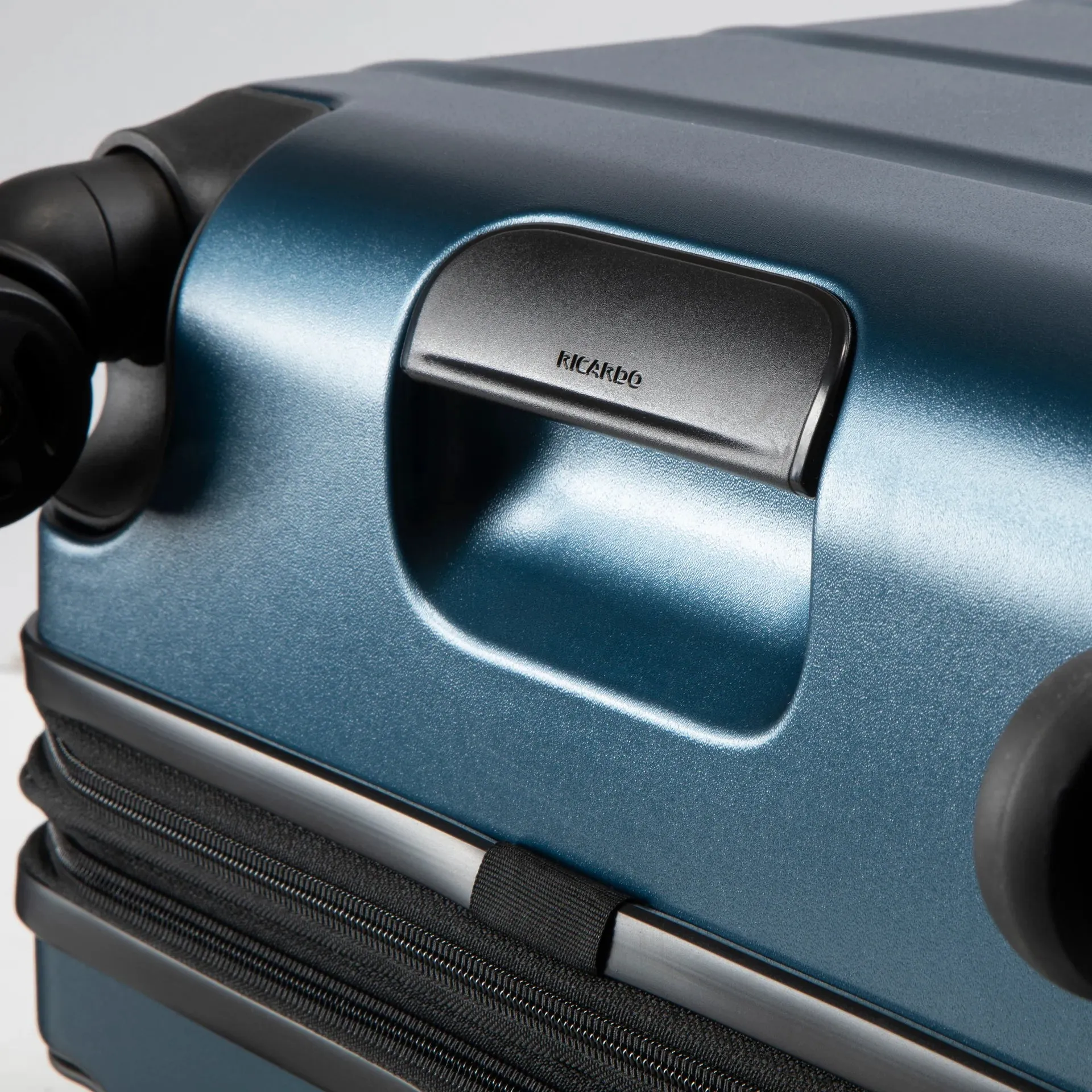 Cambria Large Check-In Expandable Spinner - Blue