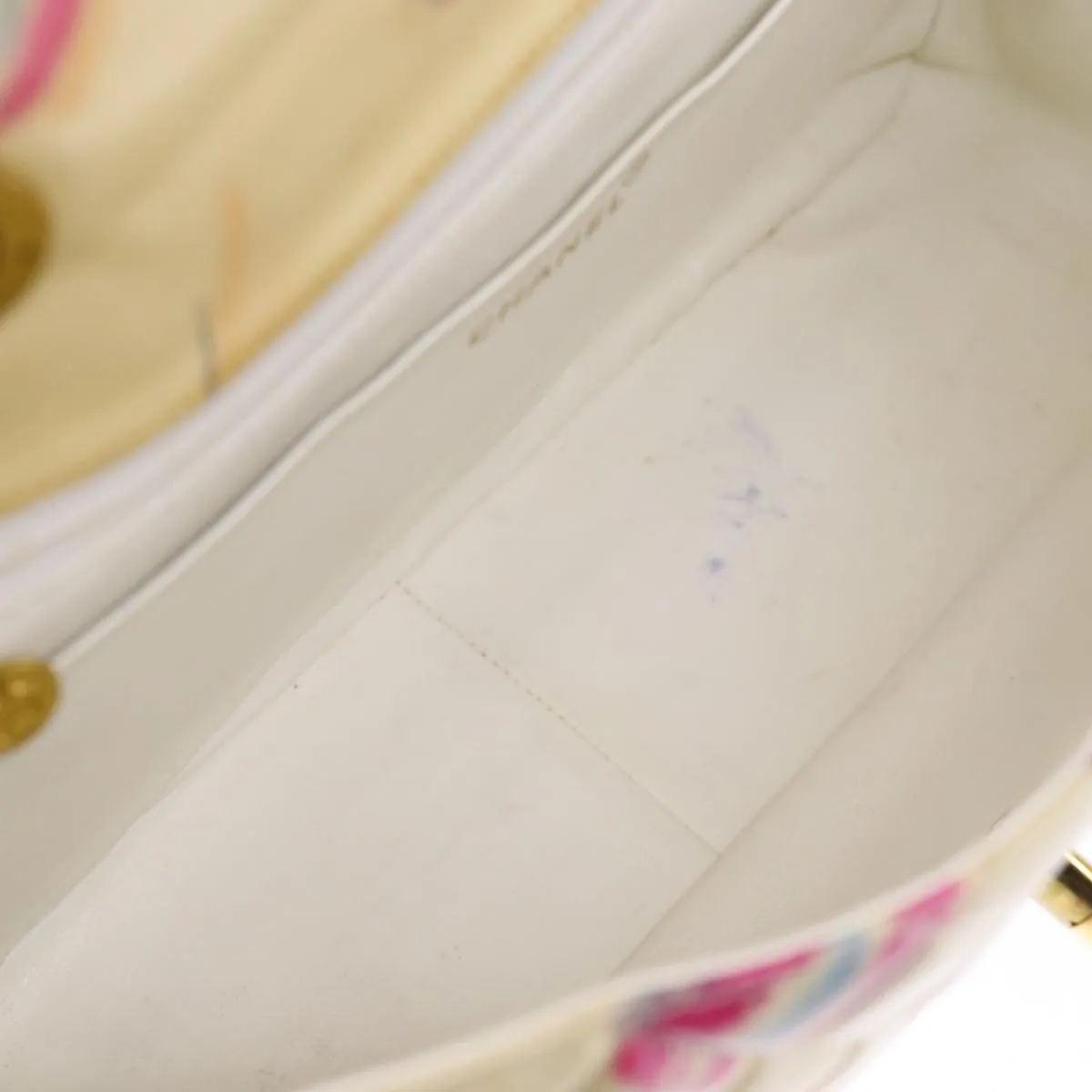CHANEL Matelasse Chain Shoulder Bag Patent leather Cream CC Auth 74406A
