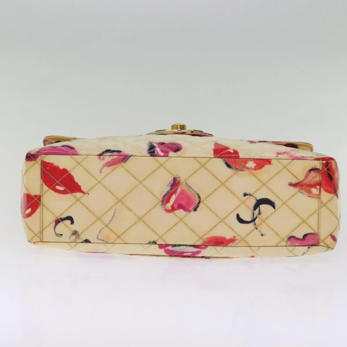 CHANEL Matelasse Chain Shoulder Bag Patent leather Cream CC Auth 74406A