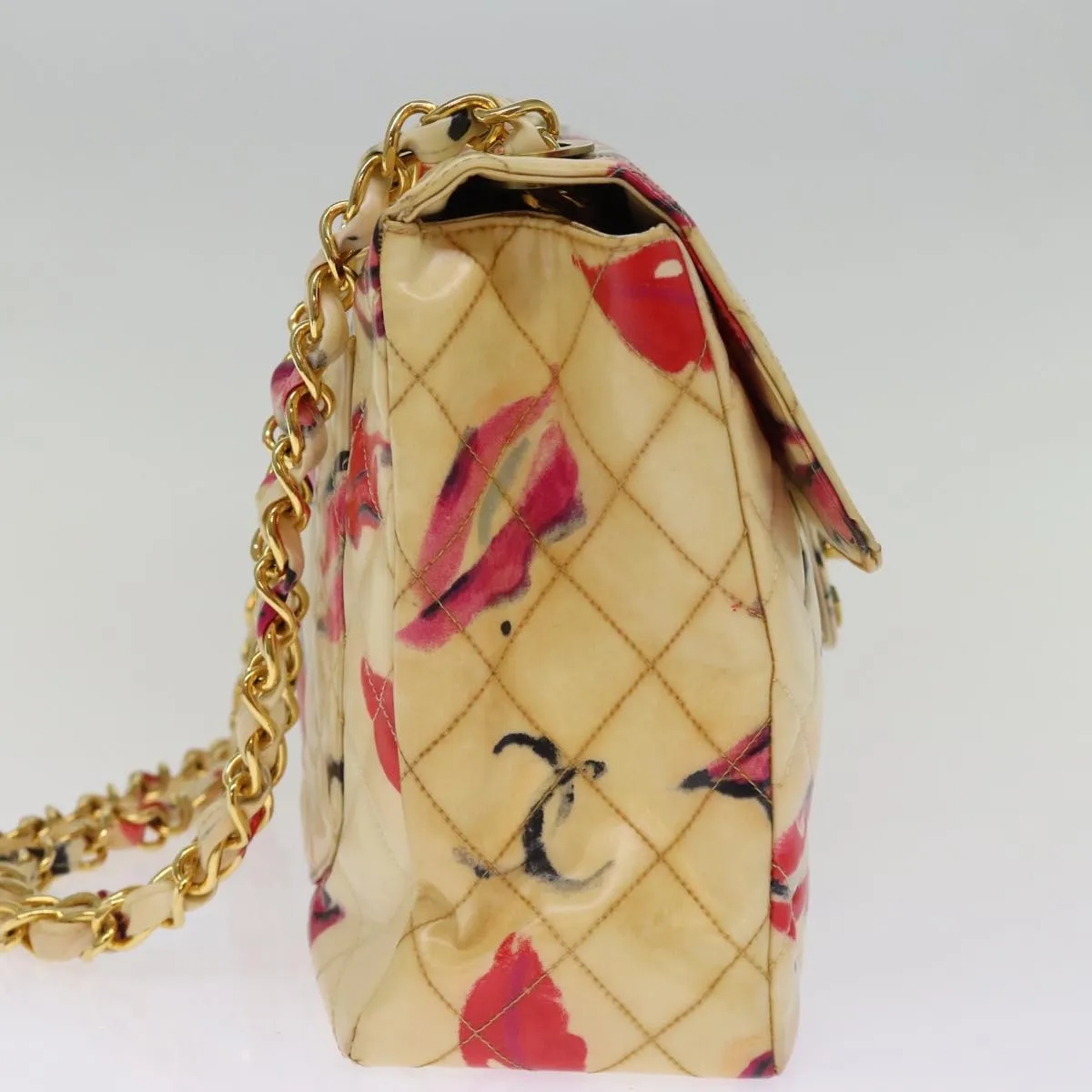 CHANEL Matelasse Chain Shoulder Bag Patent leather Cream CC Auth 74406A