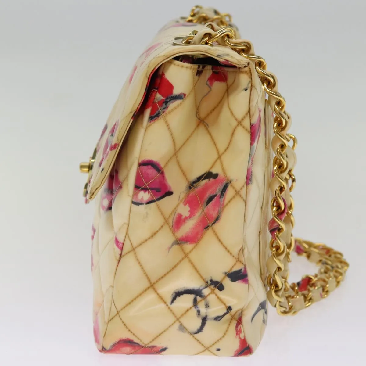 CHANEL Matelasse Chain Shoulder Bag Patent leather Cream CC Auth 74406A