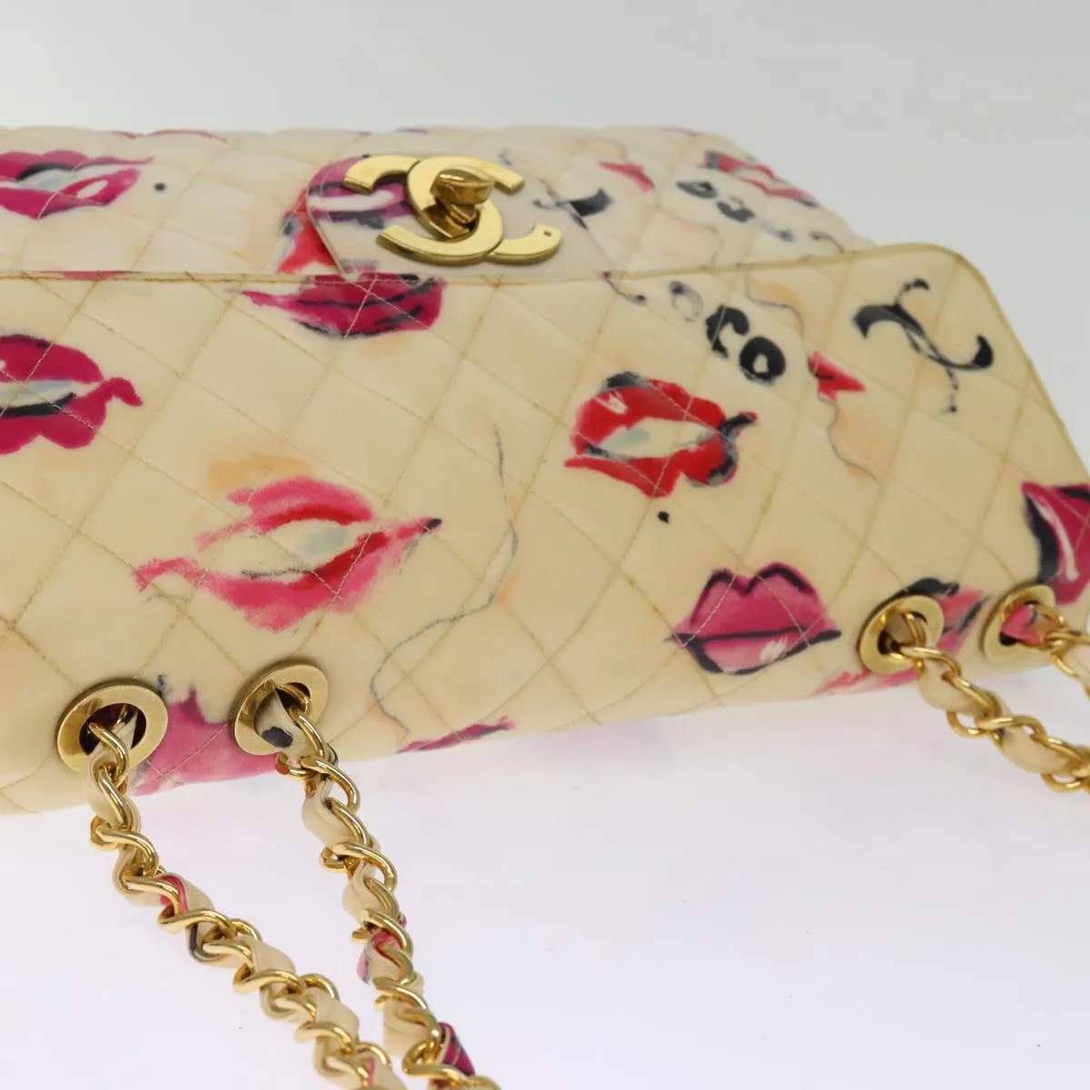 CHANEL Matelasse Chain Shoulder Bag Patent leather Cream CC Auth 74406A