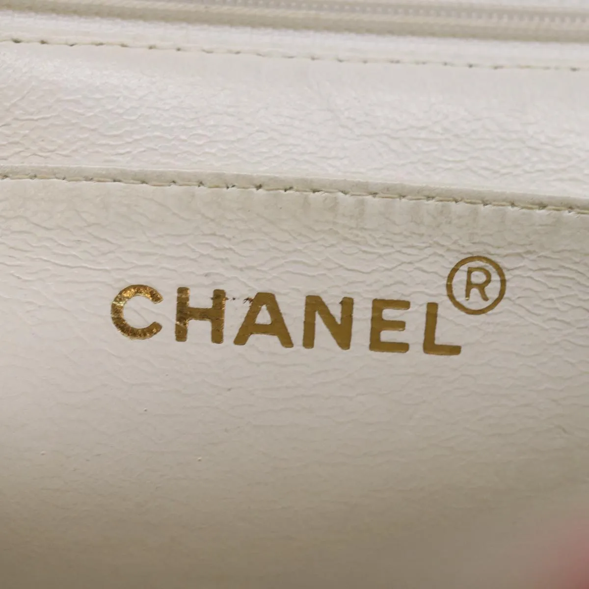 CHANEL Matelasse Chain Shoulder Bag Patent leather Cream CC Auth 74406A