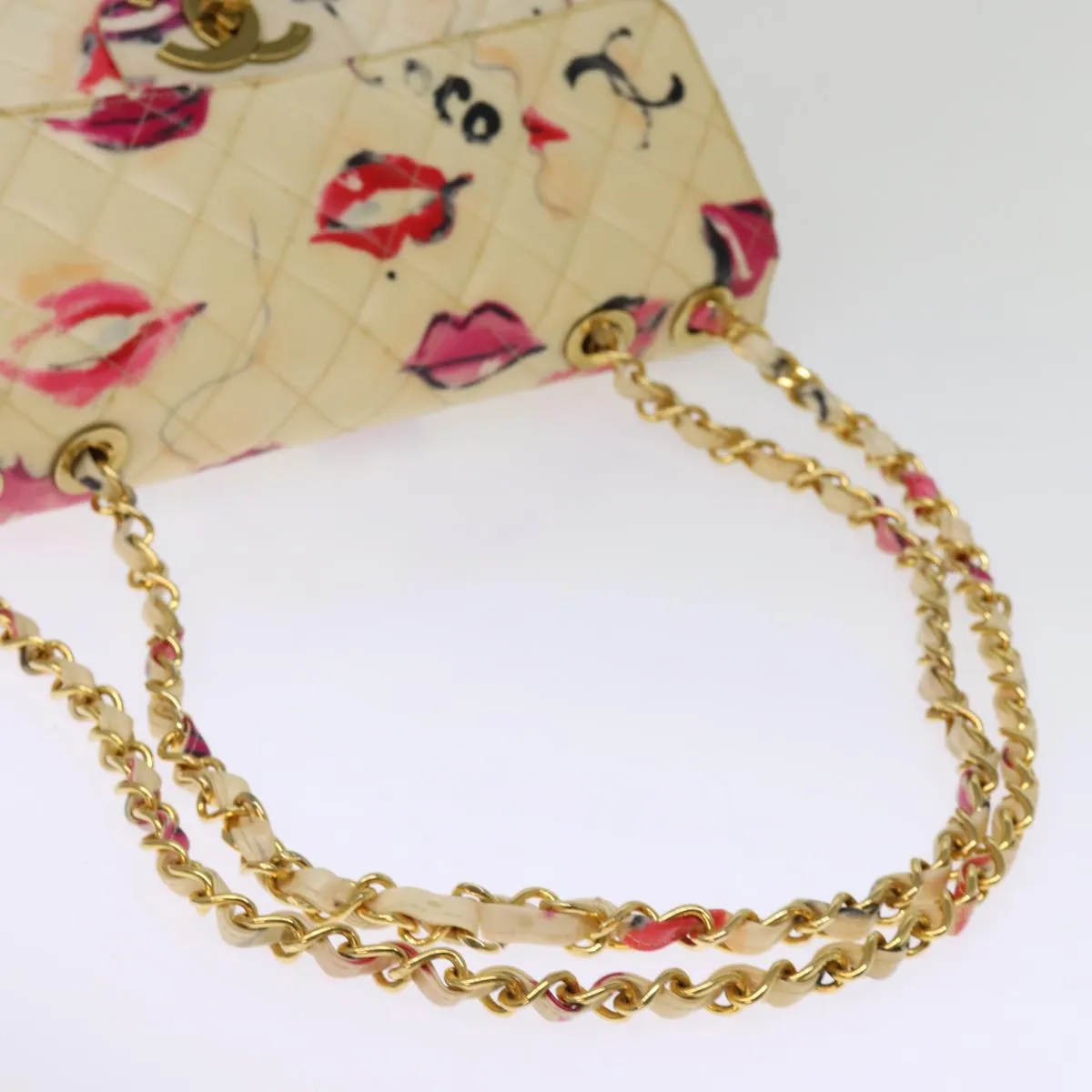 CHANEL Matelasse Chain Shoulder Bag Patent leather Cream CC Auth 74406A