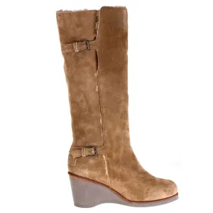 Fur-lined wedged boot