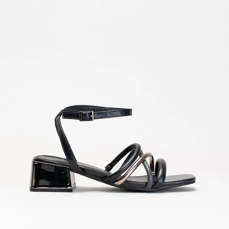 Unreal Women Tubular Straps Low Block Heel _ 150736