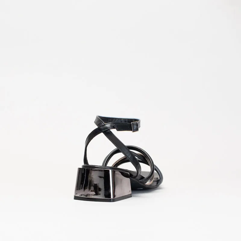 Unreal Women Tubular Straps Low Block Heel _ 150736