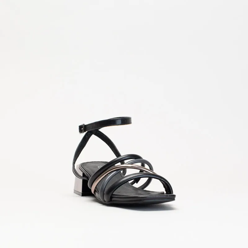 Unreal Women Tubular Straps Low Block Heel _ 150736